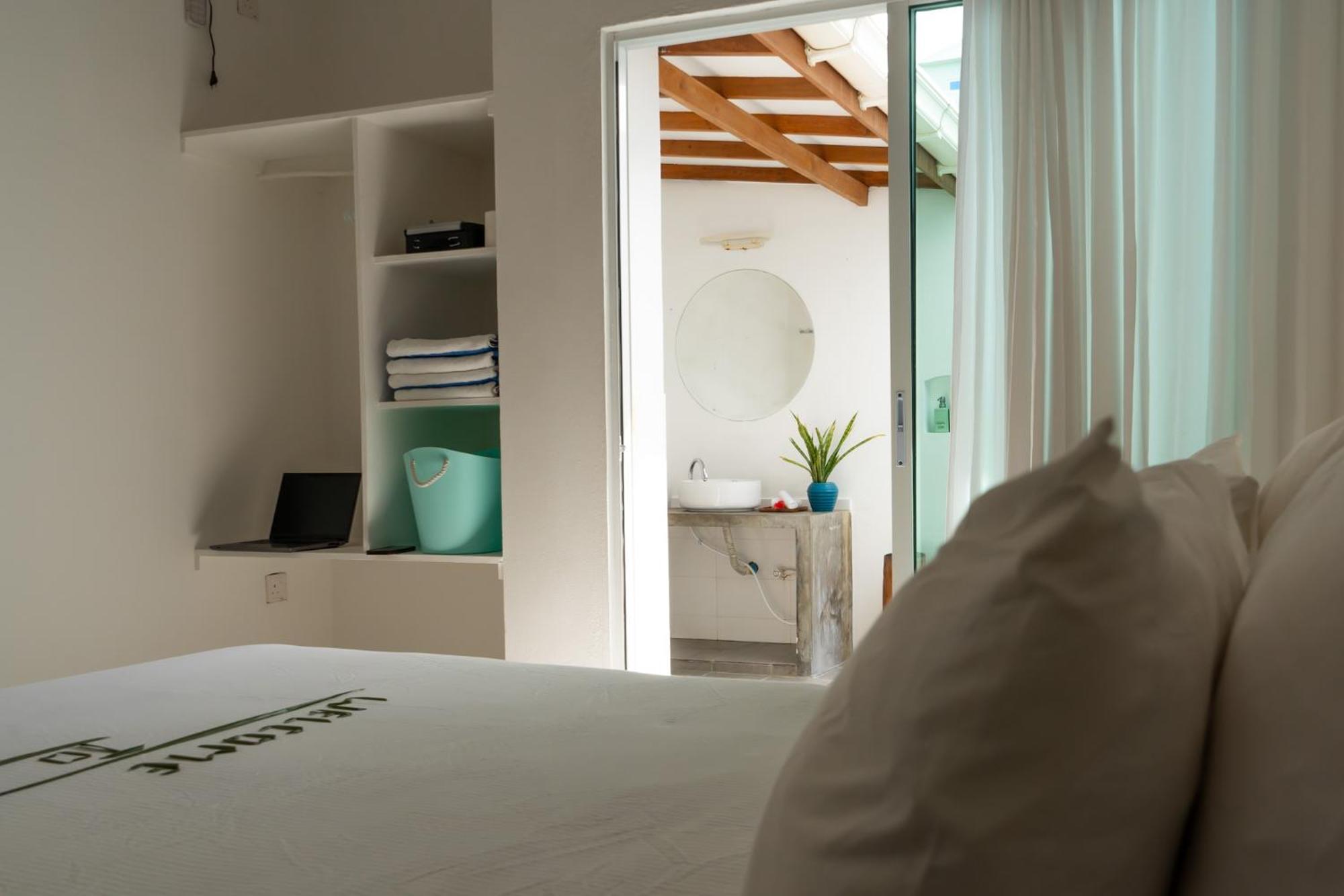 Vaali Maldives Island Escapes & Dive Hotel Đảo Đảo Felidhoo Ngoại thất bức ảnh