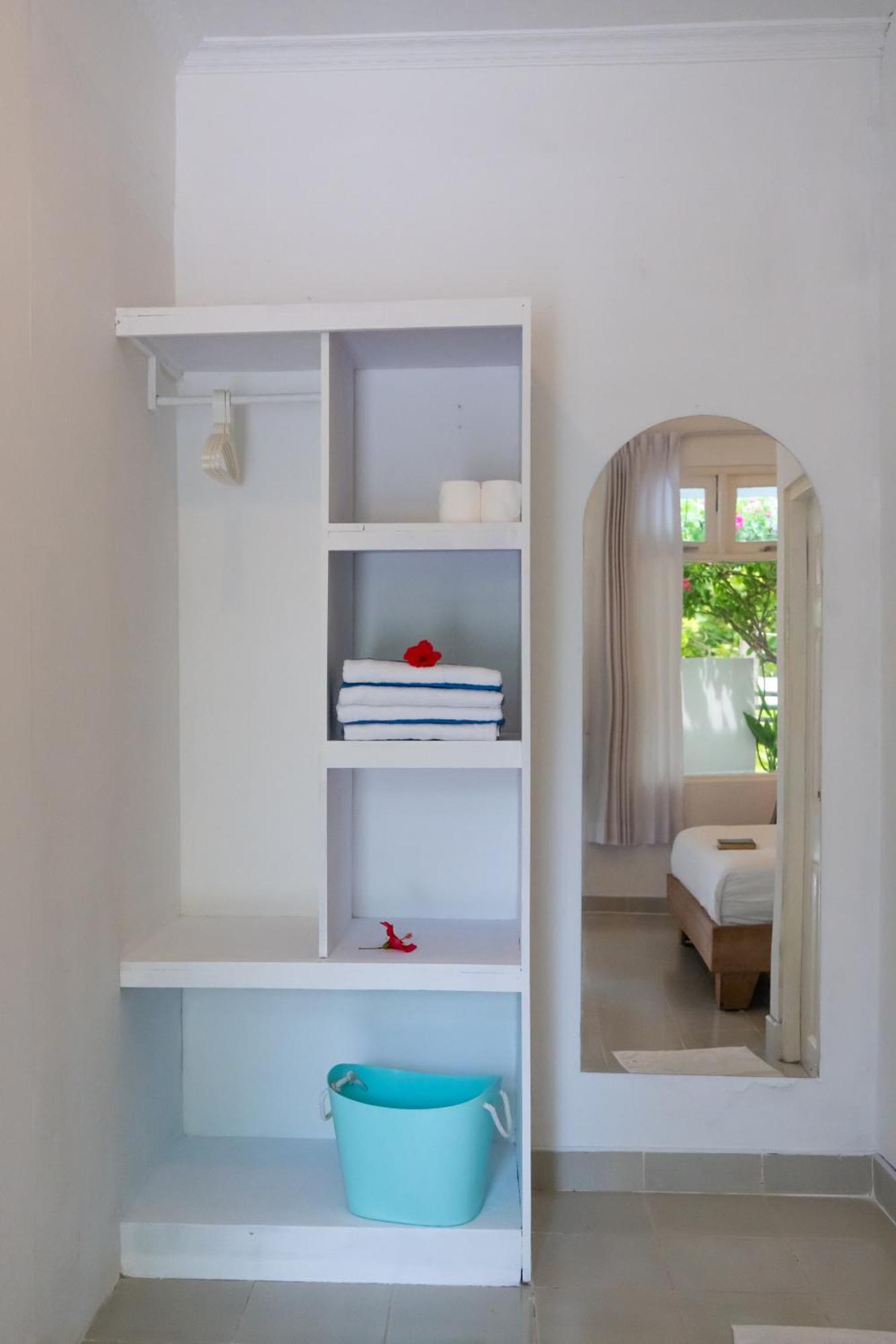 Vaali Maldives Island Escapes & Dive Hotel Đảo Đảo Felidhoo Ngoại thất bức ảnh