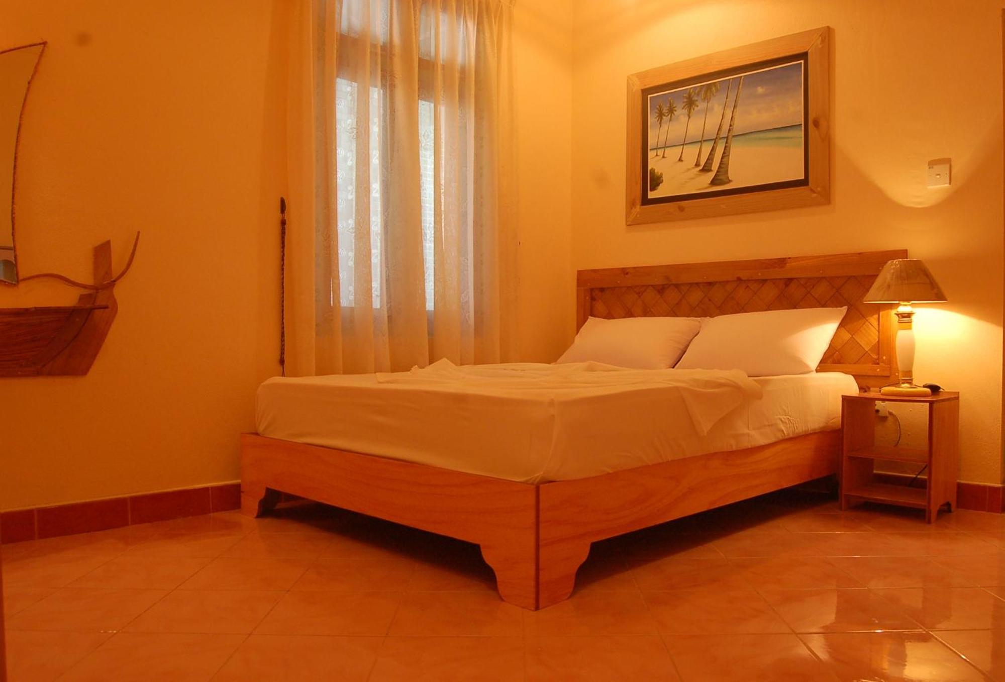 Vaali Maldives Island Escapes & Dive Hotel Đảo Đảo Felidhoo Ngoại thất bức ảnh