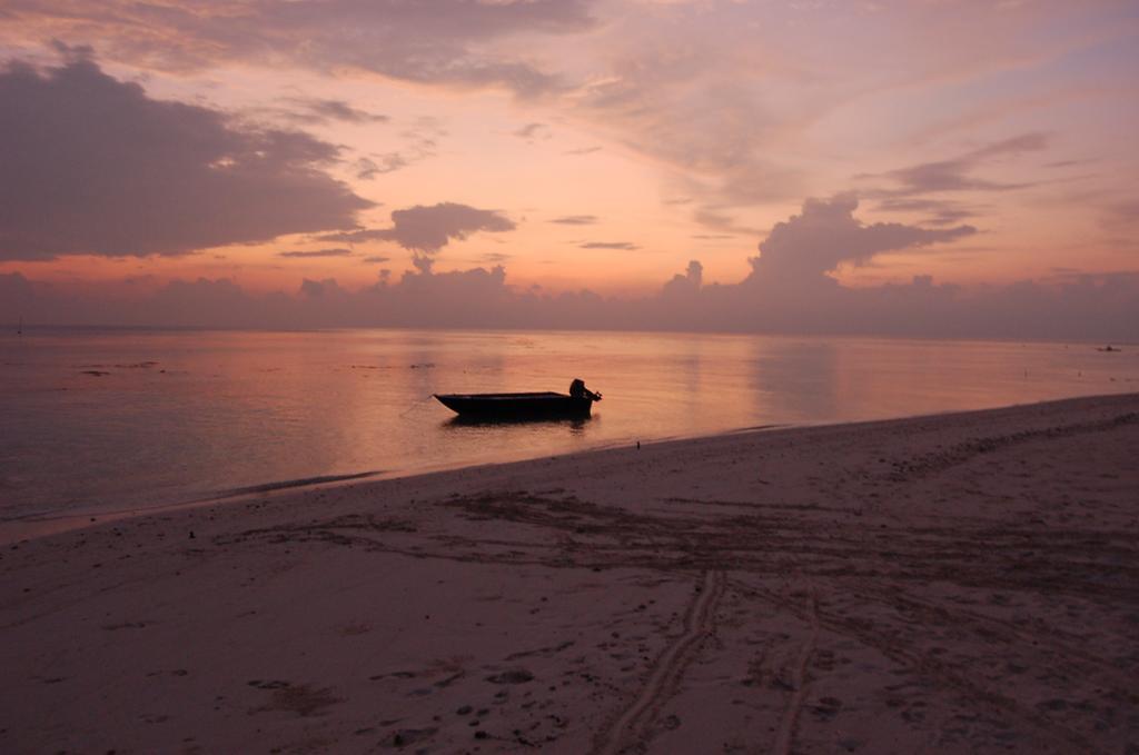 Vaali Maldives Island Escapes & Dive Hotel Đảo Đảo Felidhoo Ngoại thất bức ảnh